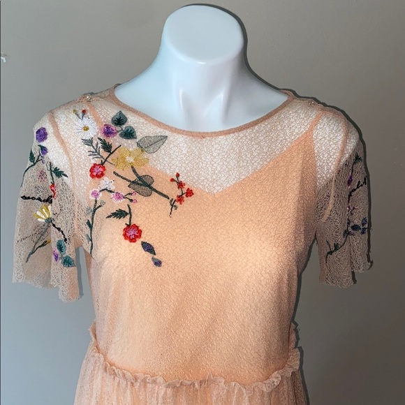 TOPSHOP Women’s Embroidered Mesh Floral Peach Short Sleeve Midi Dress Size 4 - Picture 7 of 17